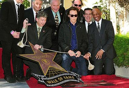 نجمة على رصيف هوليوود للنجم البريطاني بول مكارتني 